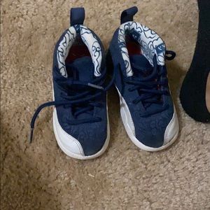 Toddler shoes